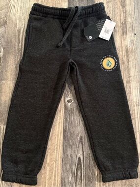 . Boys Volcom Dark Charcoal Black Fleece Jogger Pants Size 5